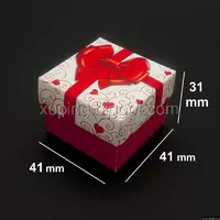 Подарочная коробочка для бижутерии, красная с узором